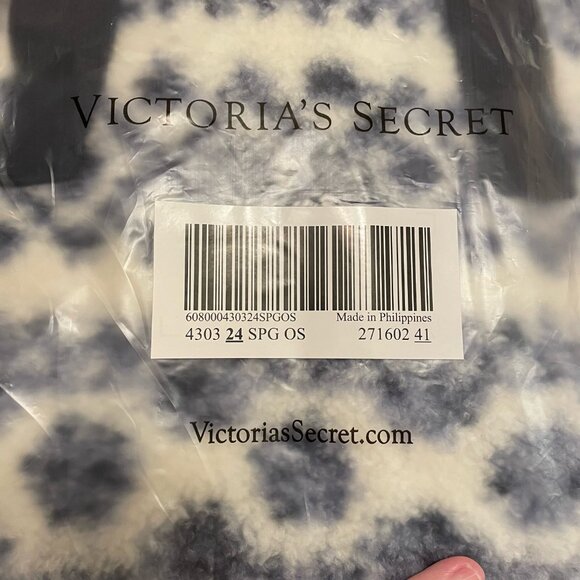 PINK Victoria's Secret Sherpa Teddy Duffel Bag Tote & Weekender - NWT - Picture 6 of 6